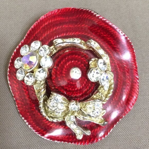 Vintage Enamel Red Hat Pin Rhinestones None Missing Brooch 1.5 in - Picture 1 of 2